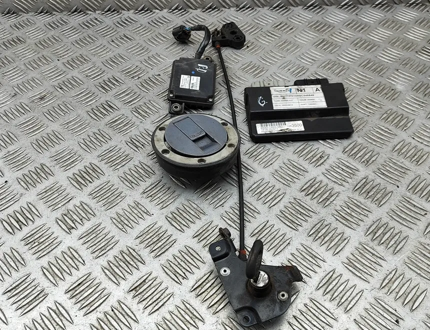 TRIUMPH SPEED Kompletná sada zámkov nádržový uzáver sada zapalovacieho prepínača 33364908