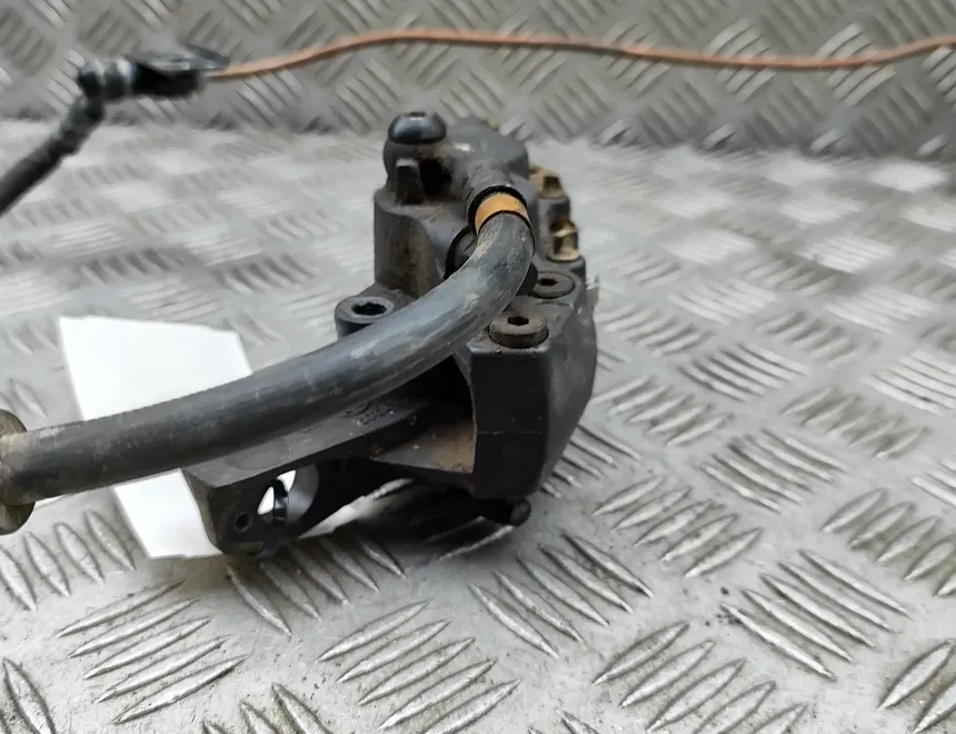 BMW K Zadný brzdový strmeň 7680372 33388632