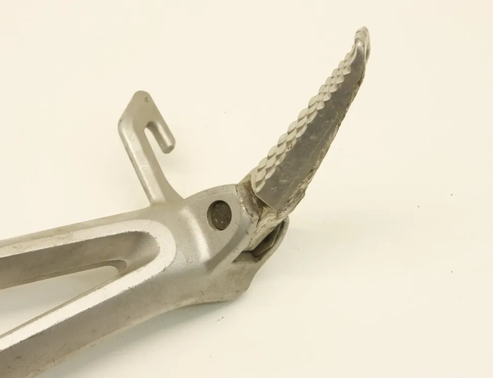 SUZUKI GSX-R Zadný ľavý držiak na nohu Unavailable 3546127