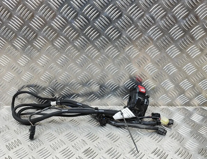 YAMAHA MT Pravý prepínač RH B5Y8291R0000,B5Y8291R0300 34273933