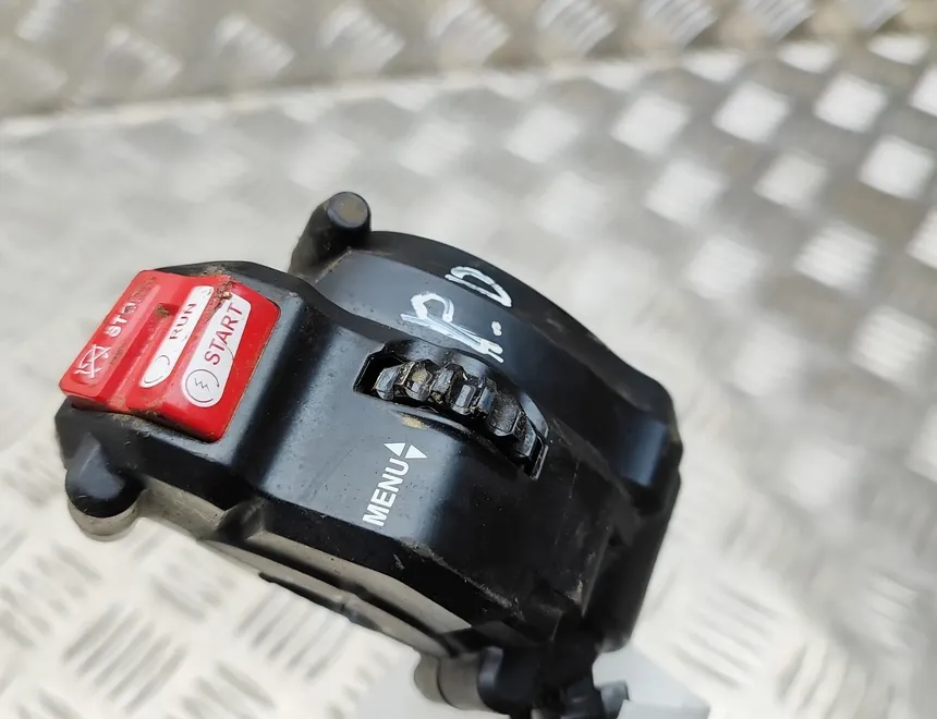 YAMAHA MT Pravý prepínač RH B5Y8291R0000,B5Y8291R0300 34273933