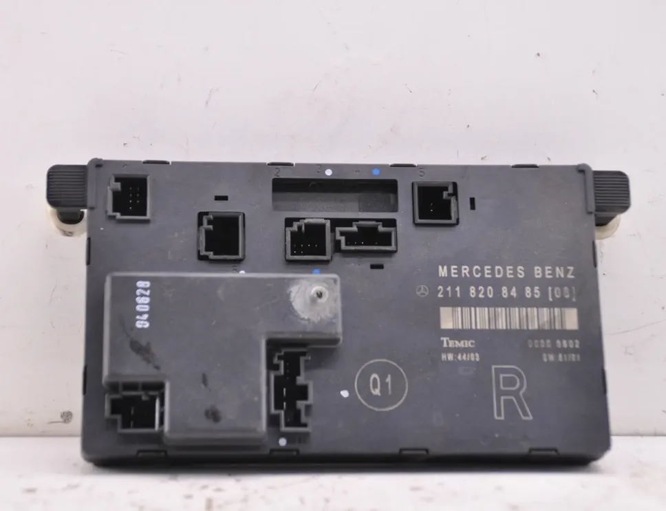 MERCEDES-BENZ E-Class W211/S211 (2002-2009) Predná pravá dverová ovládacia jednotka 2118208485 33379753