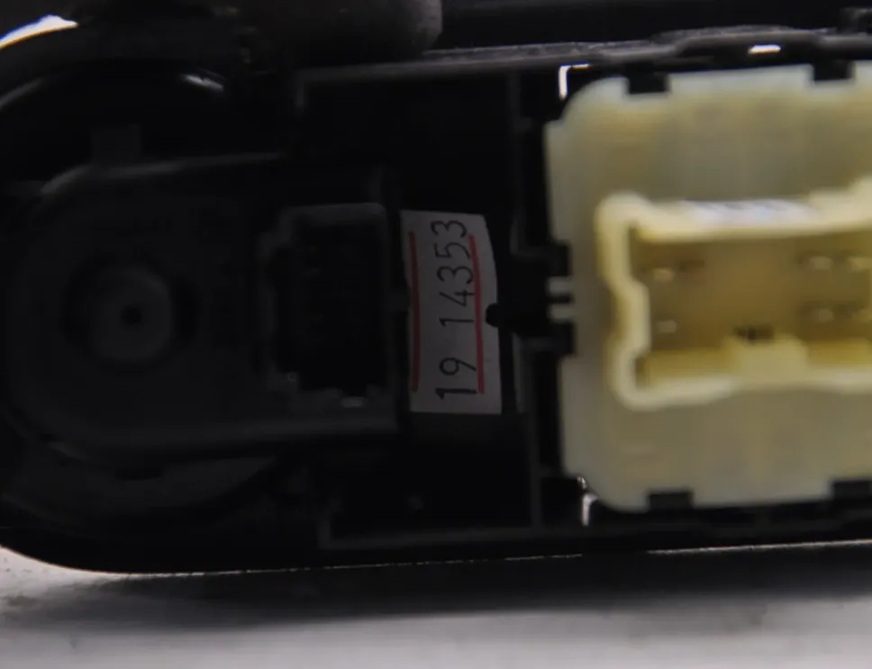 RENAULT Clio 4 generation (2012-2020) Front Left Door Window Switch 254118044R 33380909