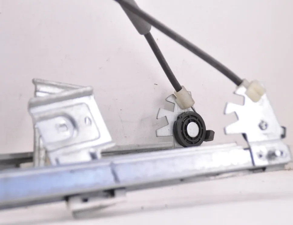 MERCEDES-BENZ Vito W639 (2003-2015) Стеклоподъемник передней правой двери 33564166