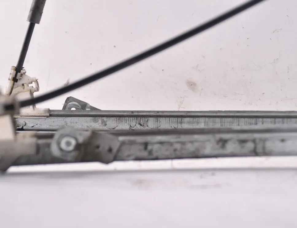 MERCEDES-BENZ Vito W639 (2003-2015) Стеклоподъемник передней правой двери 33564166