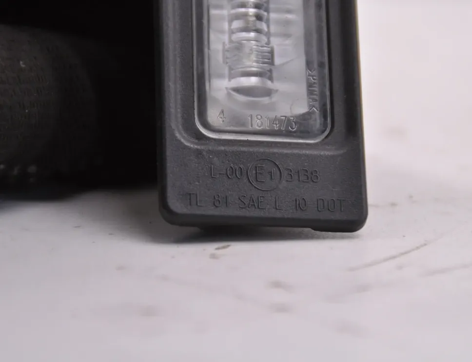 AUDI A4 B8/8K (2011-2016) Svetlá pre evidenčné čísla 4G0943021 33582529