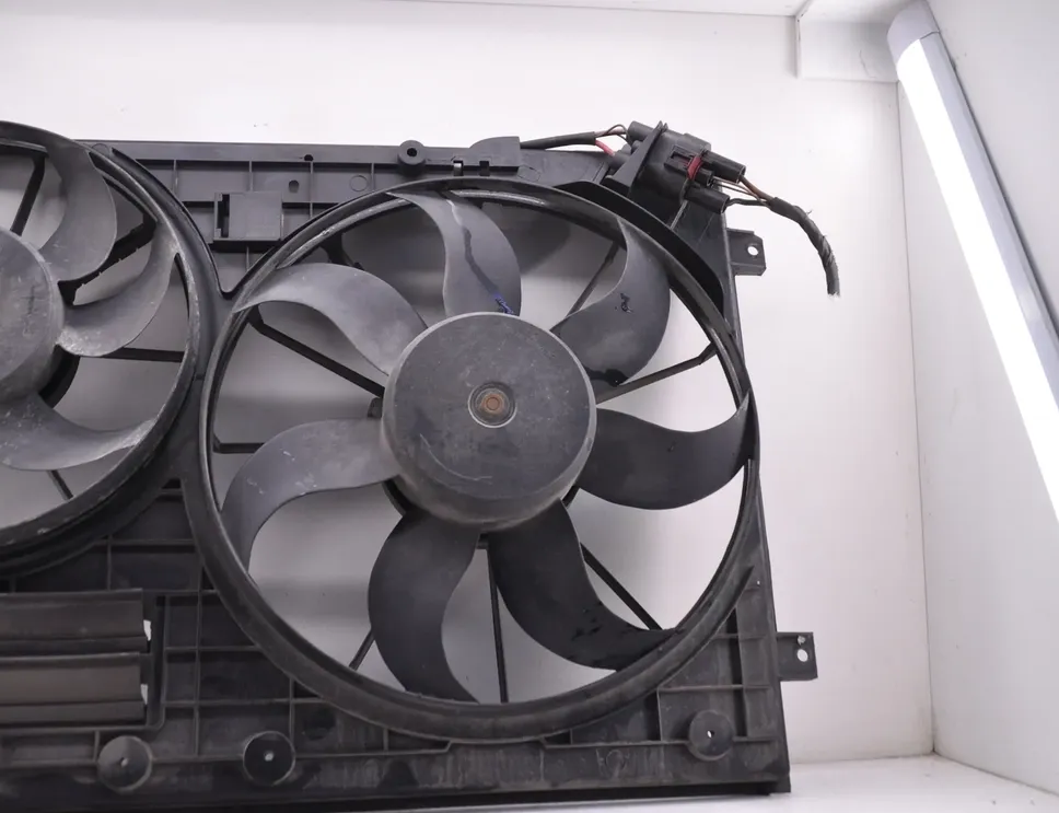 VOLKSWAGEN Passat B6 (2005-2010) Motorový chladiaci ventilátor Radiátor 1K0121207BC 33605565