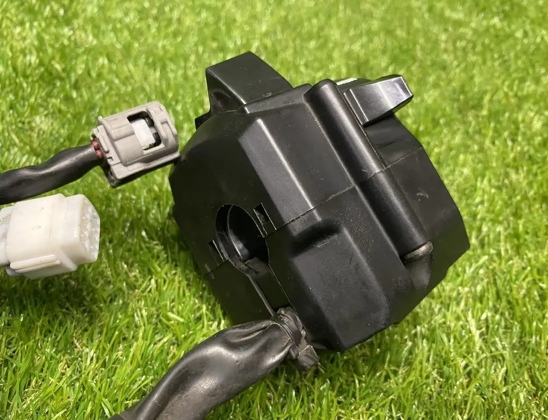 YAMAHA MT Фары левой стороны переключателя передач 15425723