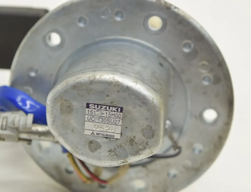 SUZUKI GSX-R Топливный насос UC-T30SU27,15100-15H00 25814208