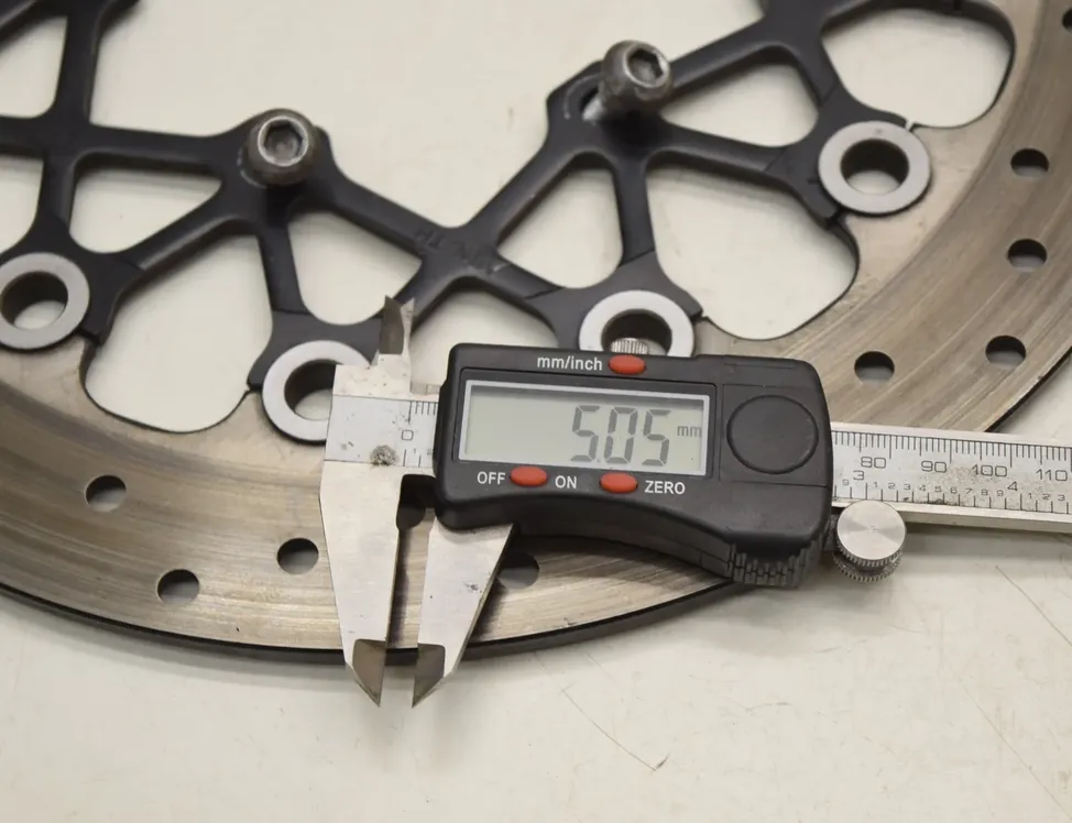 SUZUKI GSX-R Front brake disc set 33358363