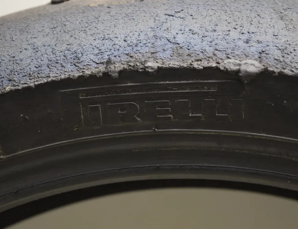 SUZUKI GSX-R Sada pneumatík 33359957