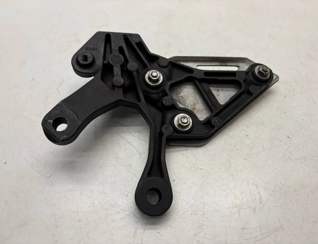KAWASAKI Z Front left side footrest hanger bracket 33535661