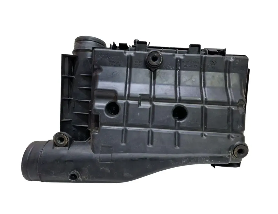 VOLKSWAGEN Jetta 3 generation (1992-1998) Air Filter Box 04E129611G 30163199