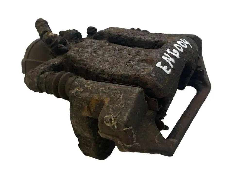 VOLVO XC70 2 generation (2000-2007) Zadný pravý brzdový strmeň 33491600