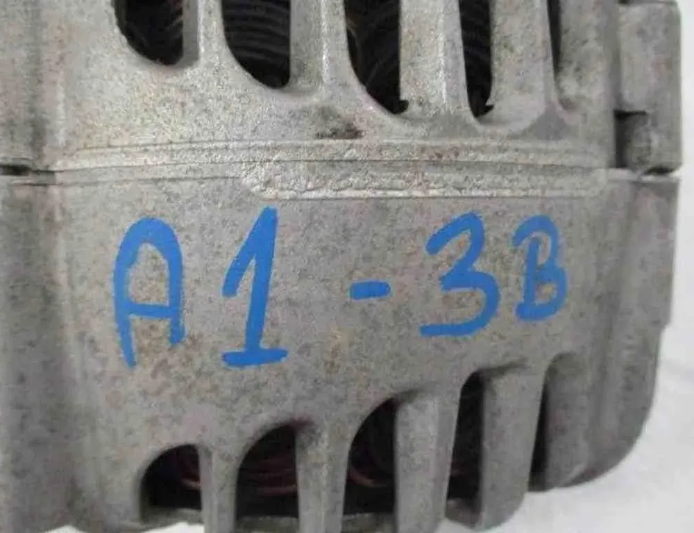 RENAULT Captur 1 generation (2013-2019) Alternátor 231001318R 32484620