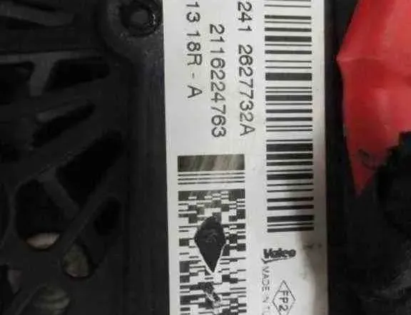 RENAULT Captur 1 generation (2013-2019) Alternátor 231001318R 32484620