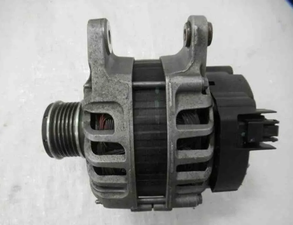 RENAULT Captur 1 generation (2013-2019) Alternátor 231008918R 32490585