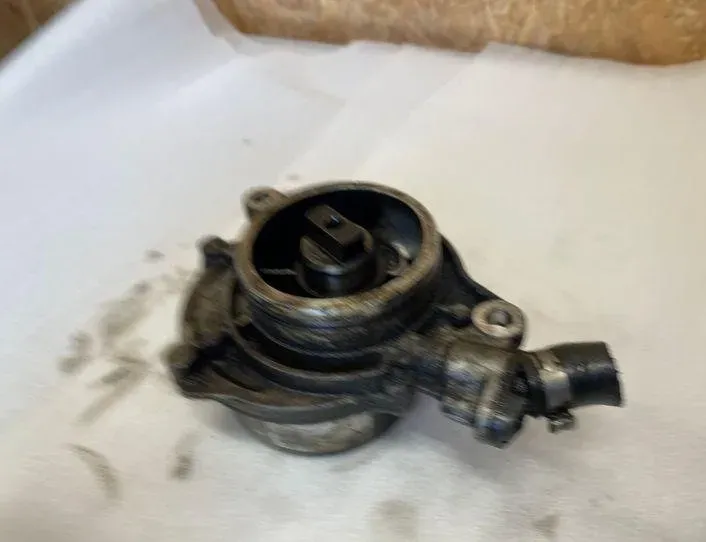 BMW 5 Series E60/E61 (2003-2010) Vákuová pumpa 779123204 22167318