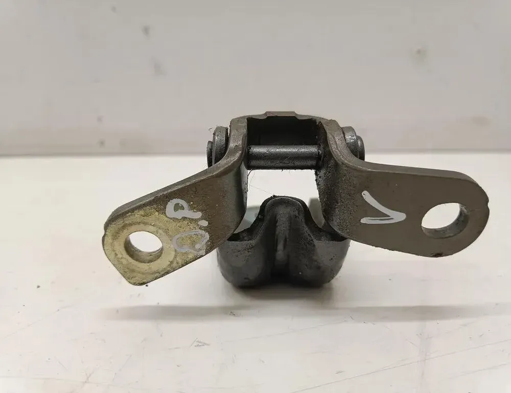 OPEL Astra K (2015-2021) Pravý predný dverový pant 26754901