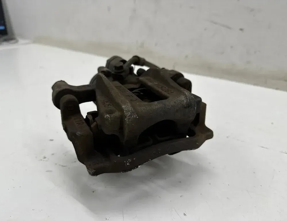 VOLKSWAGEN Golf 8 generation (2019-2023) Rear Left Brake Caliper 5R3615405 26761922