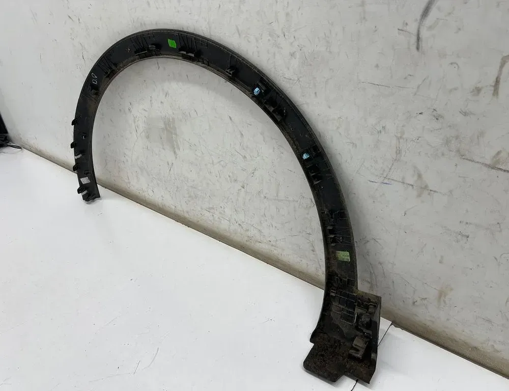 KIA Sportage 5 generation (2021-2024) Pravé predné blatníkové lemovanie 87714R2300 33245274