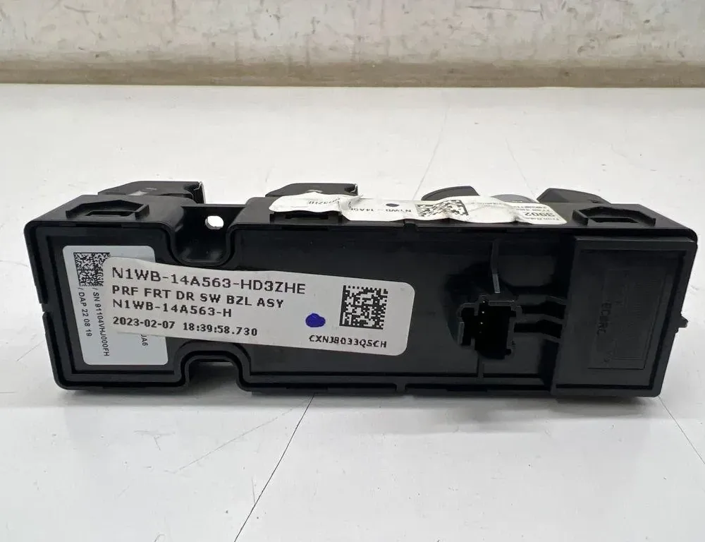 FORD Ranger 4 generation (2012-2024) Ovládač okna pravých zadných dverí N1WB14A563HD3ZHE 33365228