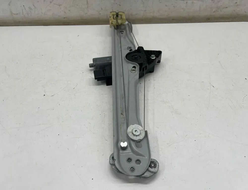 OPEL Crossland X 1 generation (2017-2023) Regulátor okna pravých predných dverí 20210604,98810P1M22 33492602