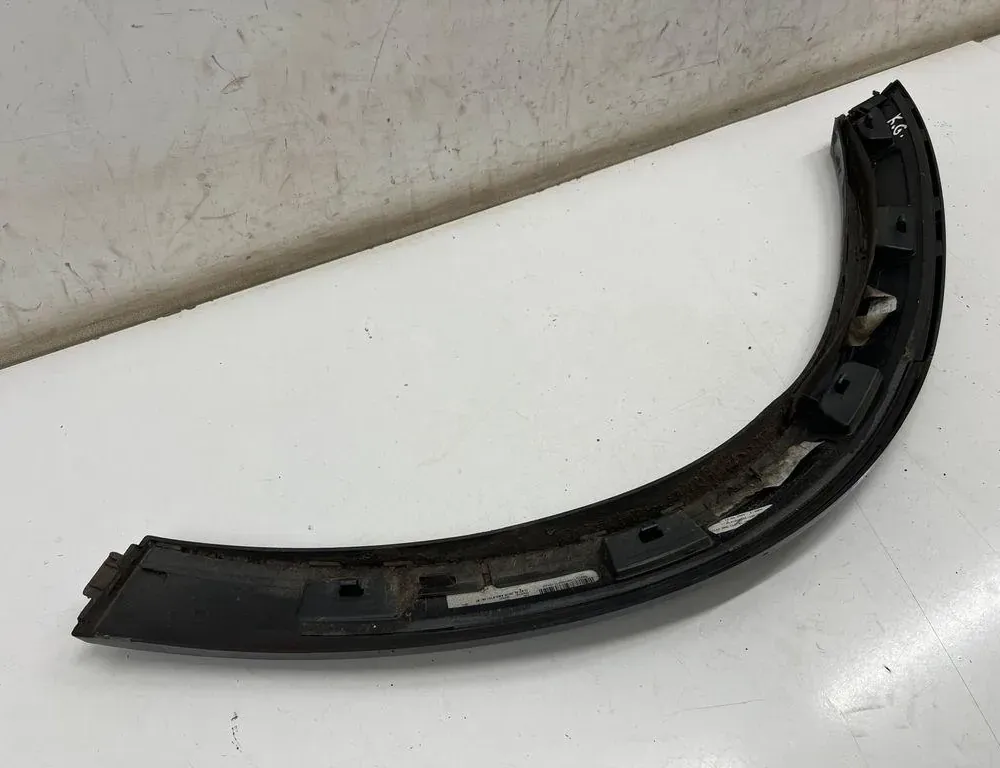 MERCEDES-BENZ GLE W167 (2019-2024) Ľavé zadné blatníkové lemovanie A1678840700 33496992