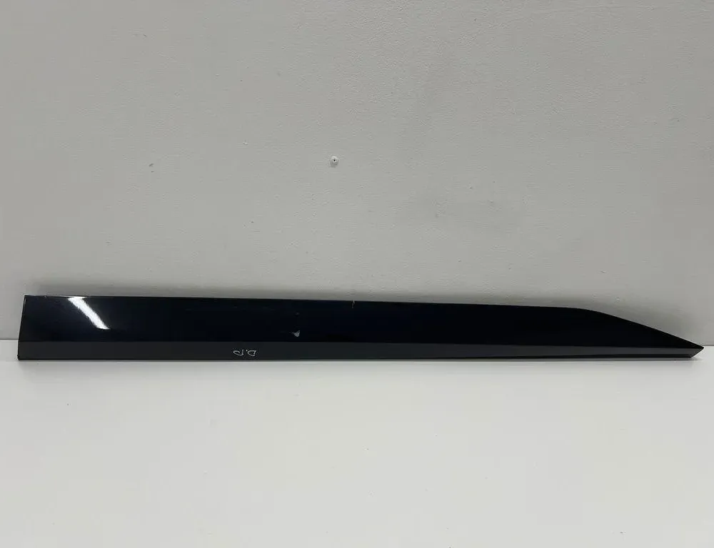 SKODA Superb 1 generation (2001-2008) Молдинг двери передний правый 3V0853294A 33553975