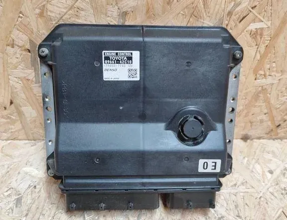 TOYOTA RAV4 5 generation (XA50) (2018-2024) Блок управления двигателем 8966142C10 33171017