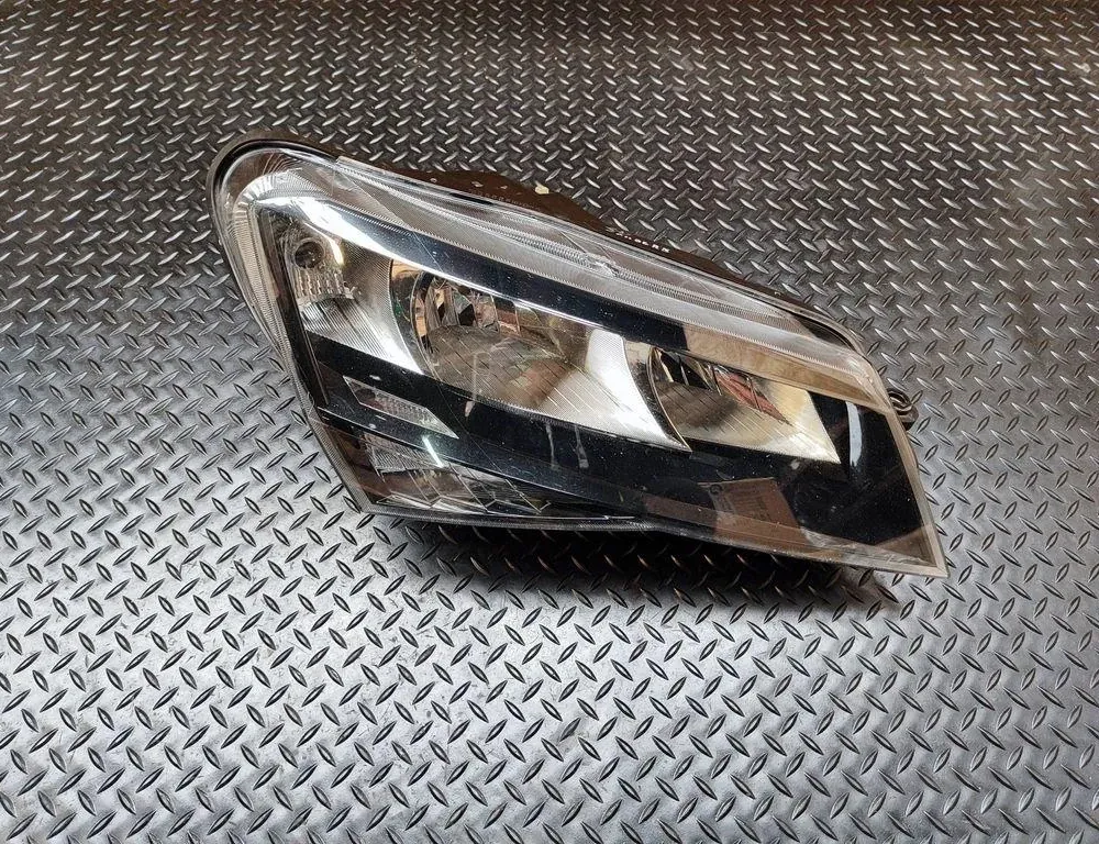 SKODA Superb 1 generation (2001-2008) Front Right Headlight 3V2941016 33171343