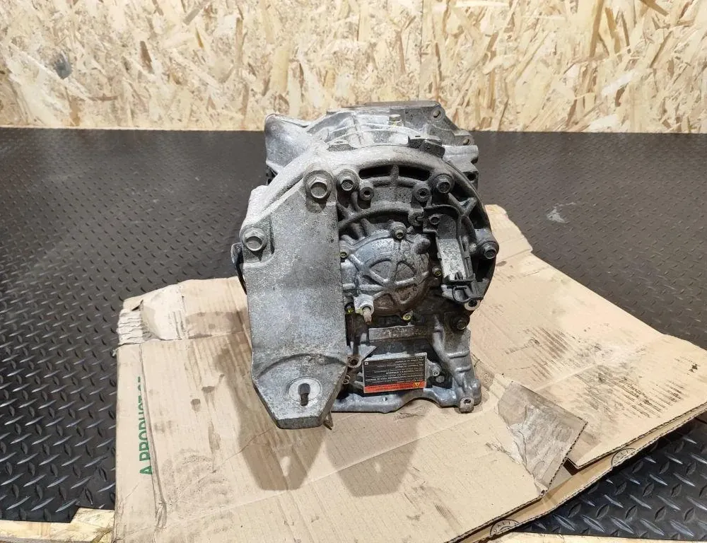 NISSAN Leaf 1 generation (2010-2017) Motor nádrže na umývanie Em57 33172192