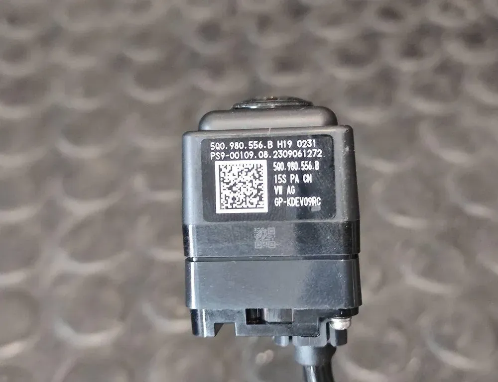 SKODA Kamiq 1 generation (2019-2023) Zadná kamera pre otváranie zadných dverí 5Q0980556B 33174674