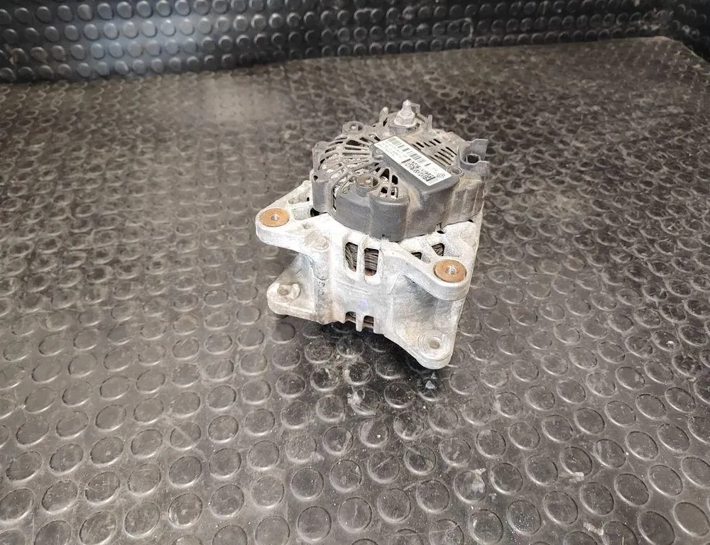 RENAULT Captur 1 generation (2013-2019) Alternátor 231007842R 33174780