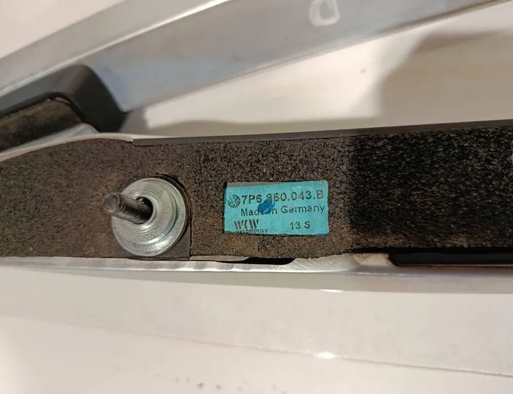 VOLKSWAGEN Touareg 2 generation (2010-2018) Ручка крыши задняя левая 7P6860043B 33175124