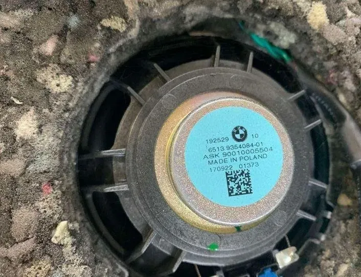 BMW 5 Series G30/G31 (2016-2023) Zadná polička G989521,806503103,8065031 24561642