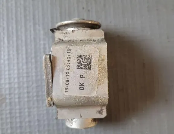 VOLKSWAGEN Touareg 2 generation (2010-2018) Датчик давления кондиционера 7P0820679A 33213584