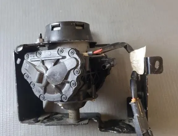 PEUGEOT 208 2 generation (2019-2023) Vacuum Pump 9803504280 33214110