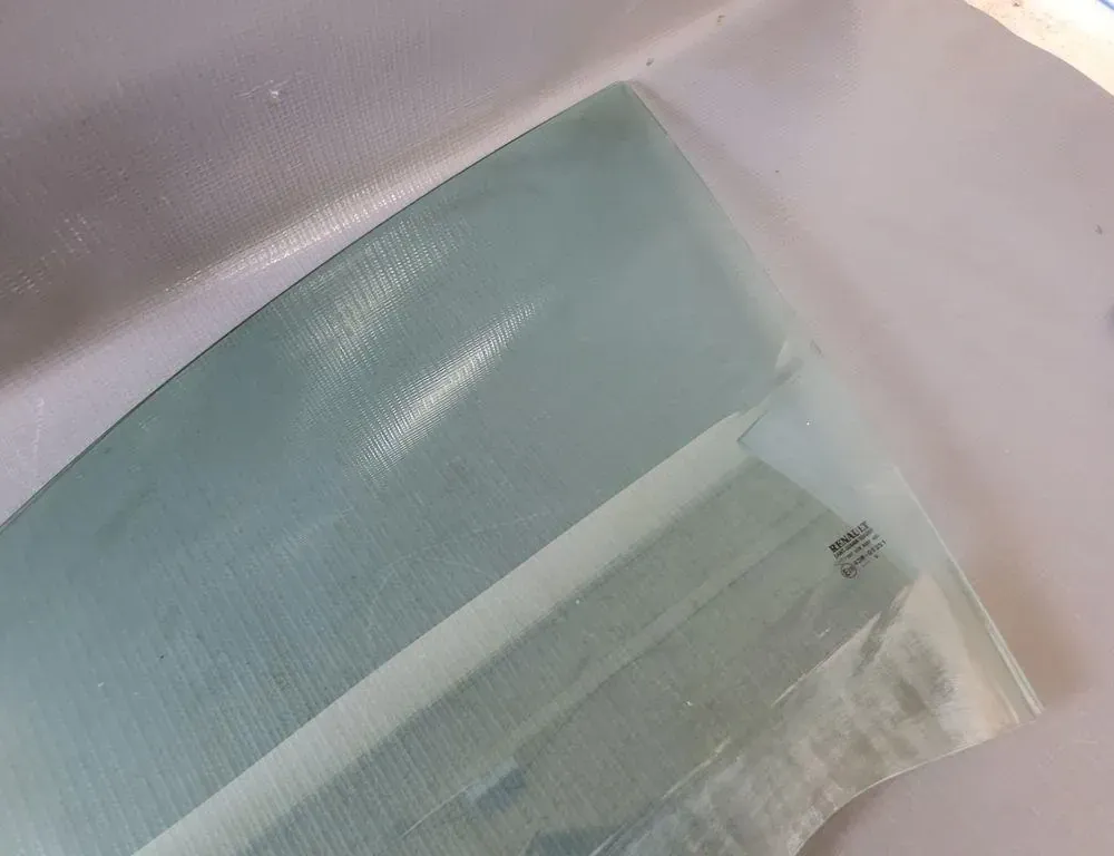 DACIA Duster 2 generation (2017-2024) Sklo ľavých predných dverí 33214373