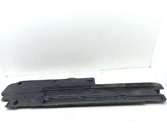 MERCEDES-BENZ C-Class W204/S204/C204 (2004-2015) Right Side Underbody Cover A2046804308,A2046807808 21219622