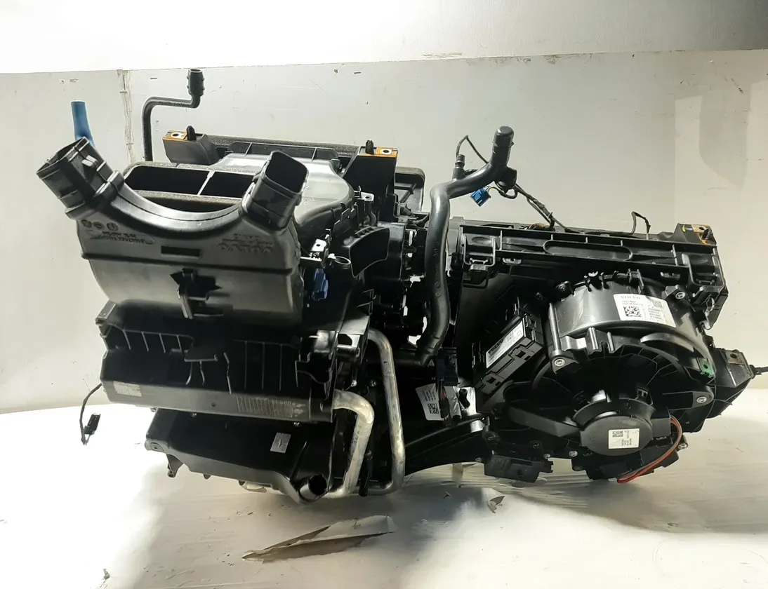 VOLVO XC40 1 generation (2017-2024) Печка салона 32296405,31497510,31497505,32275996,31497512,32329647 28600754