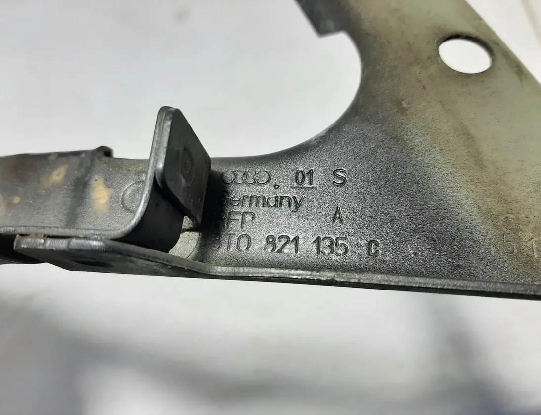 AUDI A5 8T (2007-2016) Front Left Fender Holder 8T0821135C 32745524