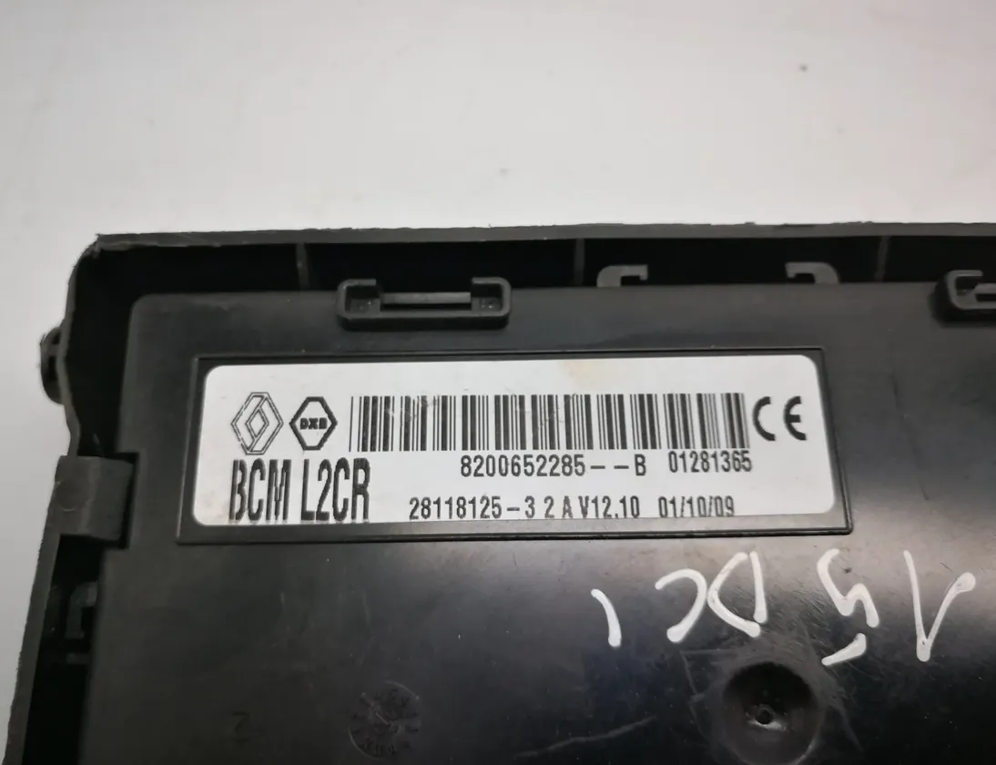 RENAULT Clio 3 generation (2005-2012) Comfort Control Unit 8200652285B 4041327