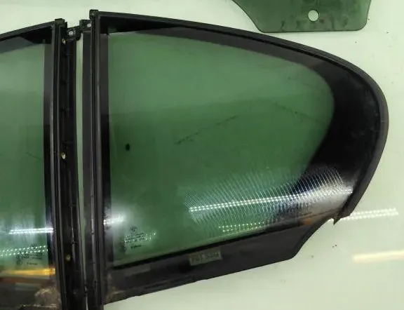 BMW 7 Series F01/F02 (2008-2015) Sklo zadnej ľavej dverí 43R005274 33228727