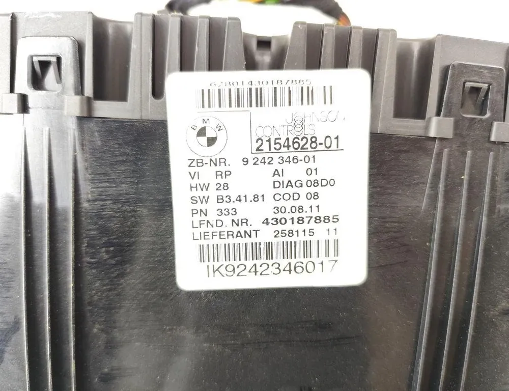 BMW 3 Series E90/E91/E92/E93 (2004-2013) Спидометр 9242346 33231321