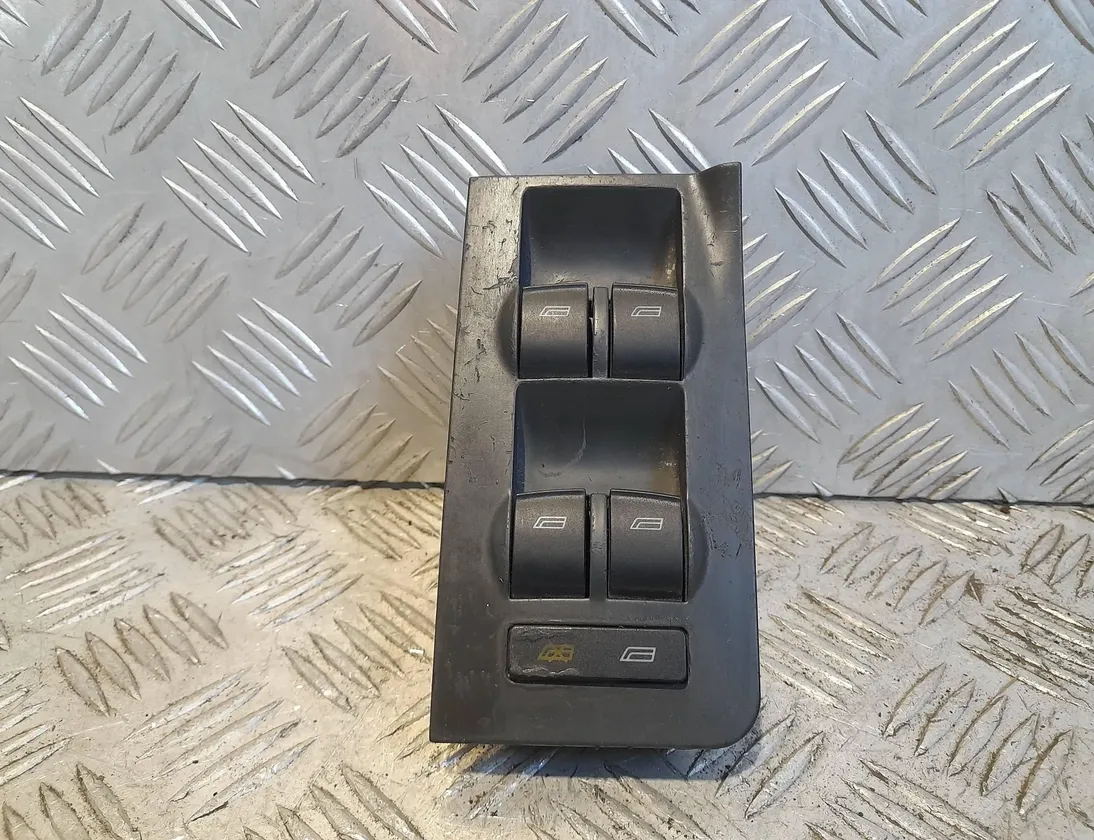 AUDI A6 C6/4F (2004-2011) Vypínač ľavého okna predných dverí 4B0959851 29699492