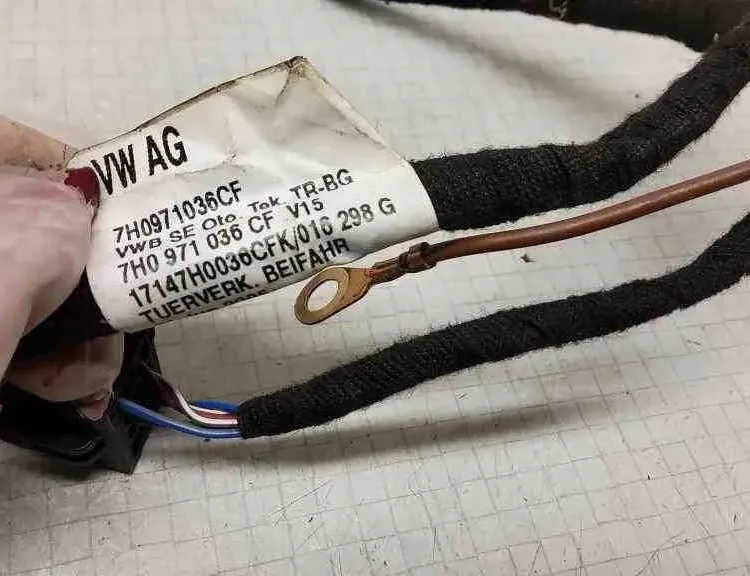 VOLKSWAGEN Transporter T5 (2003-2015) Pravé predné dvere káble 1J0972704,1J0937733,17147H0036CFK,6Q0971633,1241077,1J0973714,8E0973754,7H0971036CF,9694662,6Q0959383,7H0971905,1241076 32556960