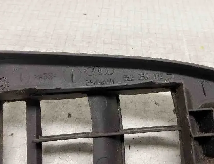 AUDI A4 B5/8D (1994-2001) Rear Right Door Window Control Switch 8E2867172 32559110