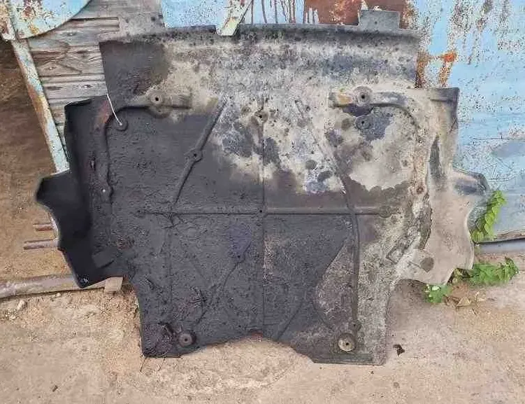 VOLKSWAGEN Transporter T5 (2003-2015) Kryt motora 7H0805687C 32566260