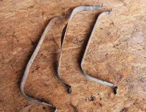 VOLKSWAGEN Transporter T5 (2003-2015) Držiak nádrže na palivo 32628766